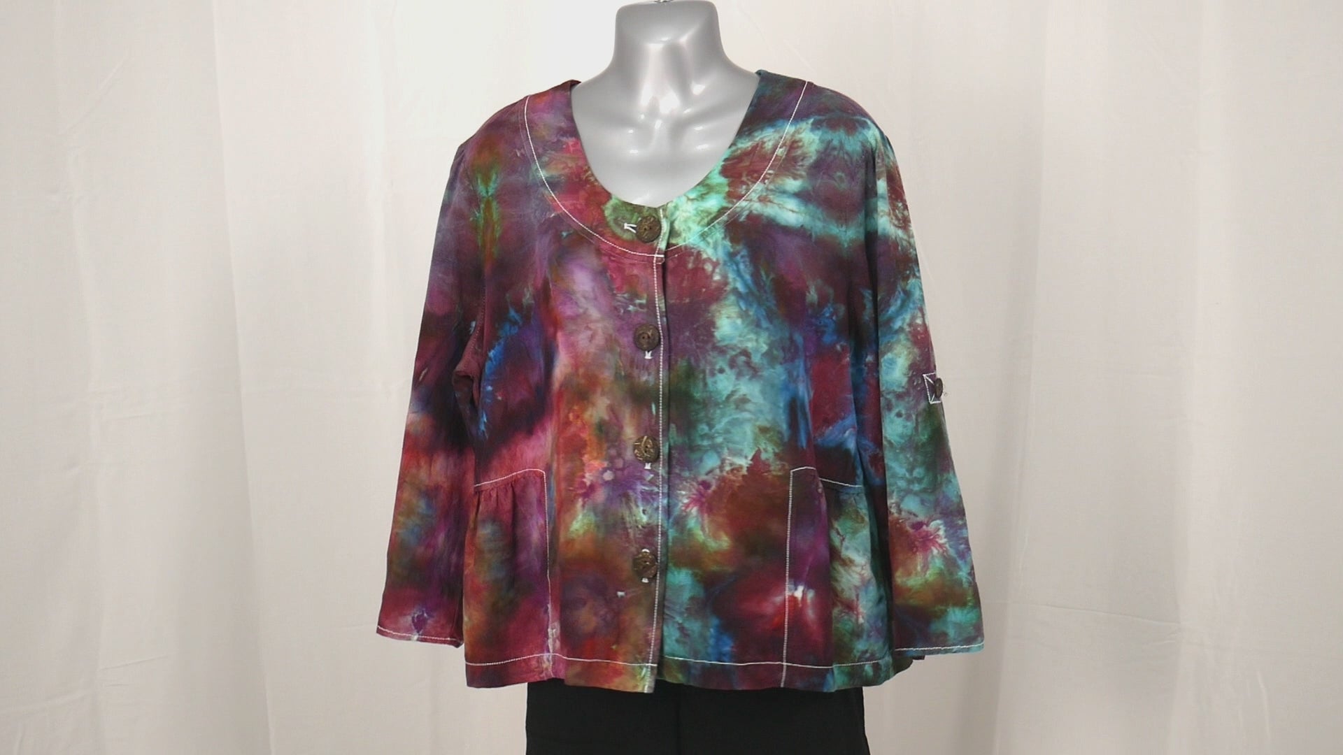 Large tie dye blouse purple teal spinning video